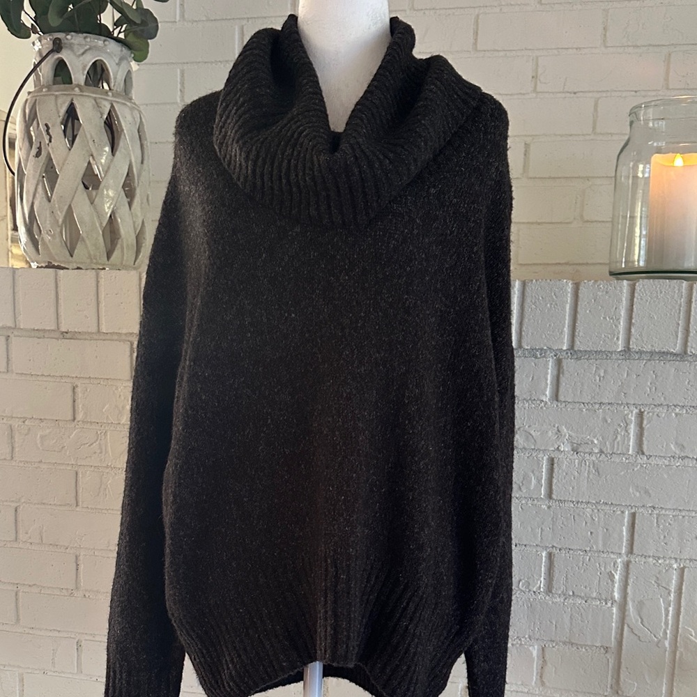 Michael Kors Elegant Charcoal Gray Turtleneck Sweater